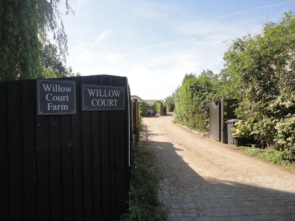 Вилла Willow Court Farm Studio West & Petting Farm, 8 Mins To Legoland & Windsor, 15 Mins To Lapland Uk Экстерьер фото